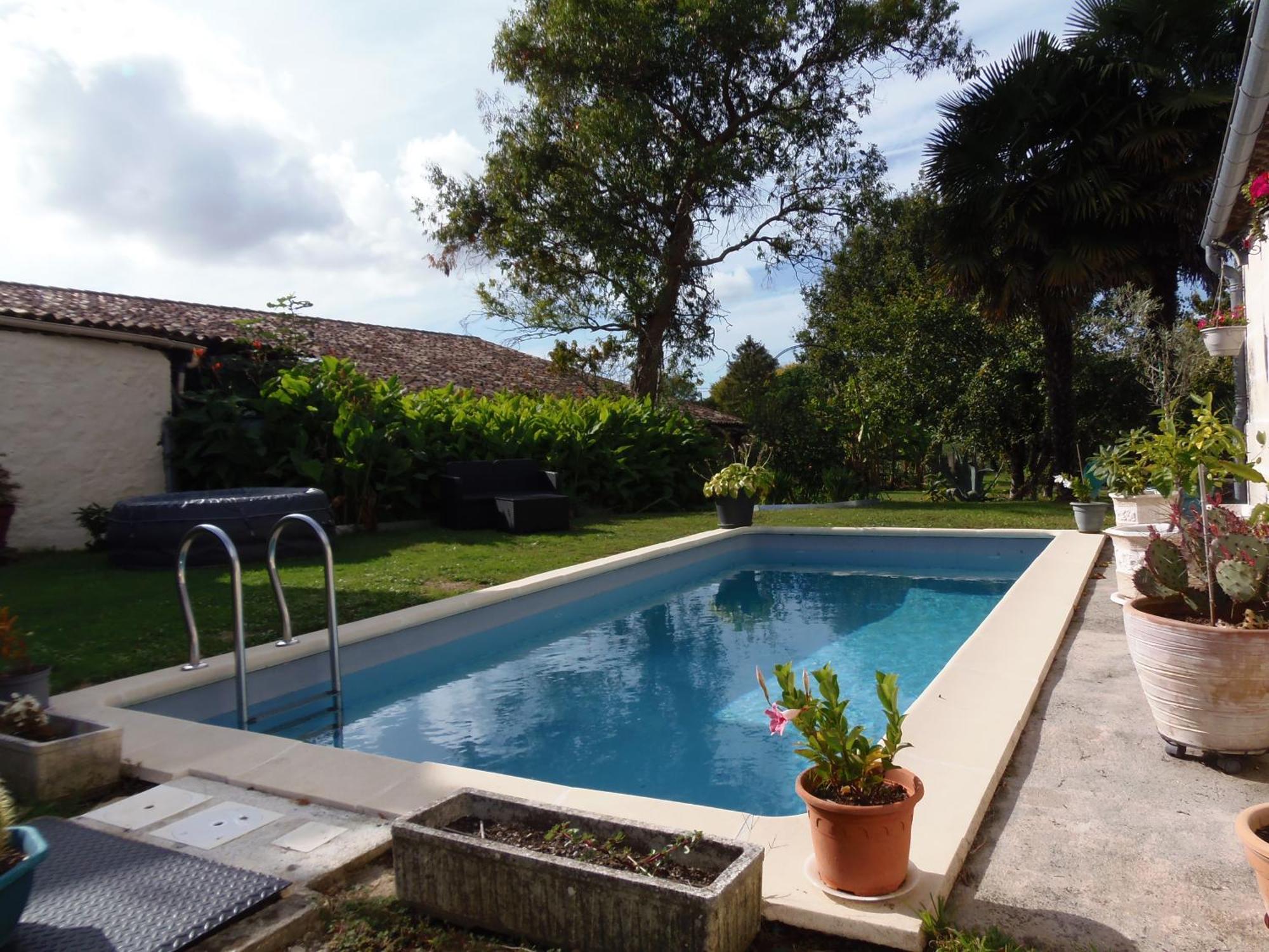 La Floiracaise Hotel Floirac  ภายนอก รูปภาพ